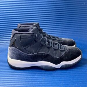 Size 11- Women’s Nike Air Jordan 11 Midnight Navy Velvet 2022 Men’s 9.5